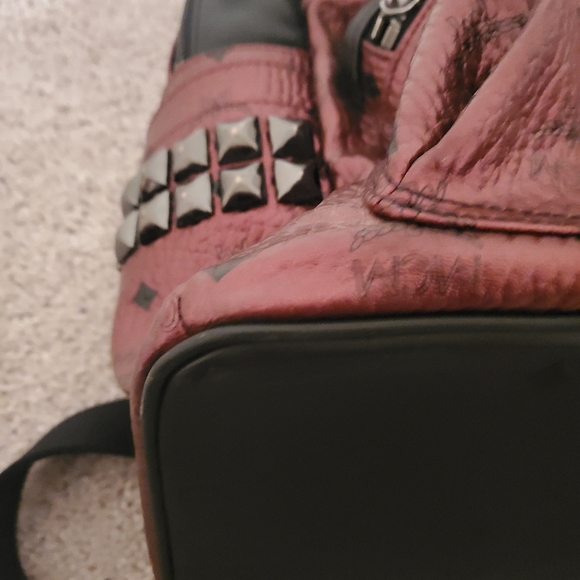 mcm metallic red backpack - Picture 5 of 8